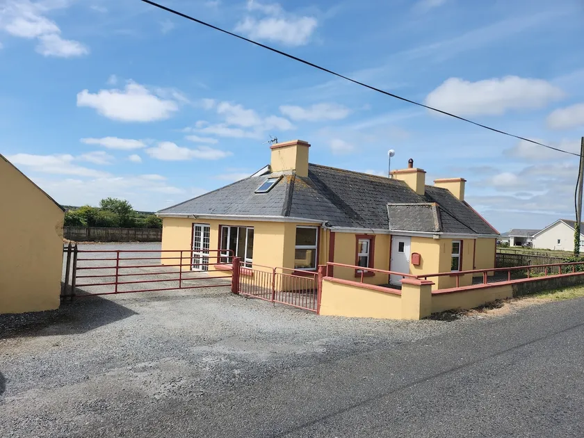 Rustic Irish cottage - Image 1