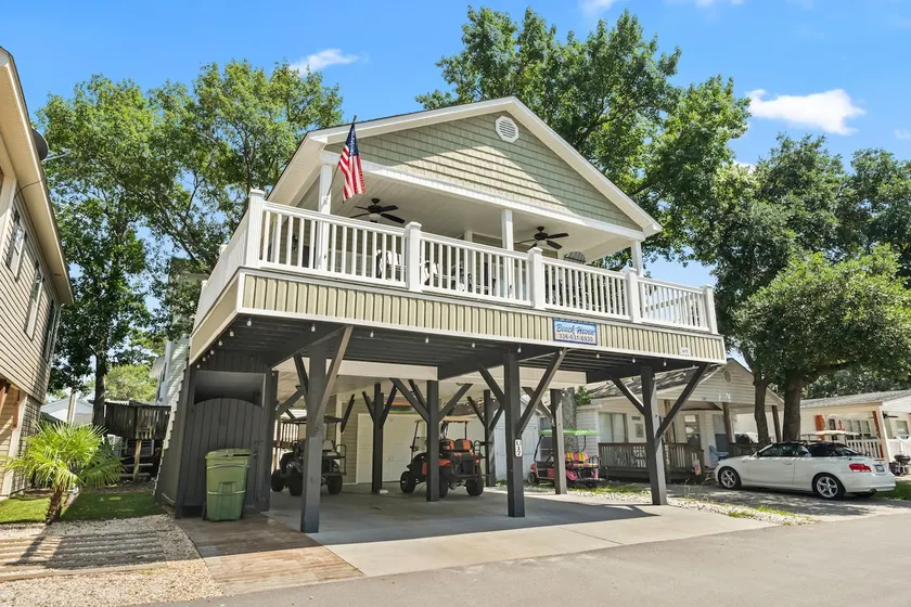 Upscale Beach Haven, Golf Cart, Linens included - Image 1