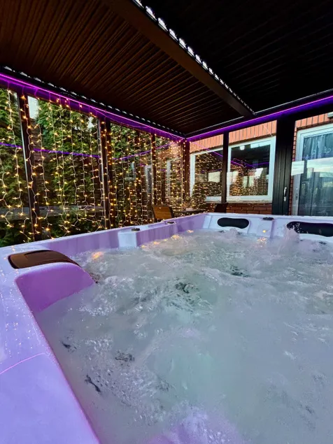 Apartment ”Love Island” with Jacuzzi SPA Gniezno - Image 1