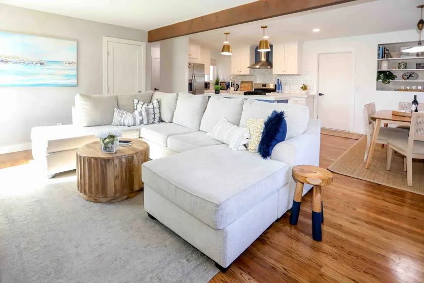 Beautiful Coastal Home - Image 1