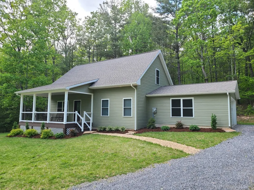 Whispering Pines mountain home - Image 1