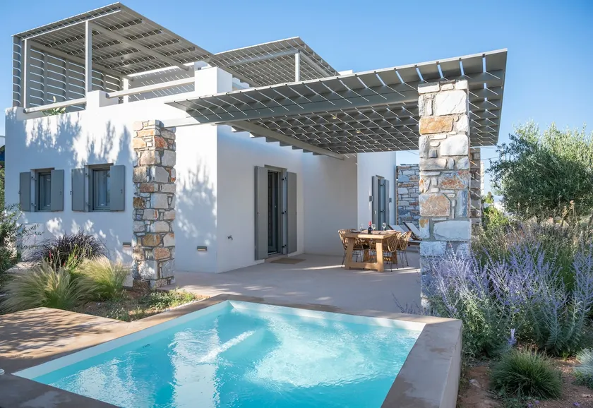 Bohu Residence • Garden Villa with Jacuzzi - Image 1