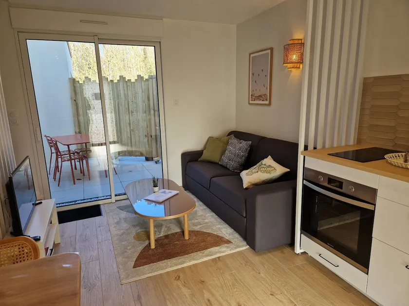 Quiet house with terrace – Car charging station - Image 1