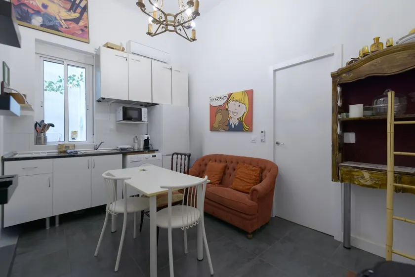 Flat with a patio - Sol at 20 min - Image 1