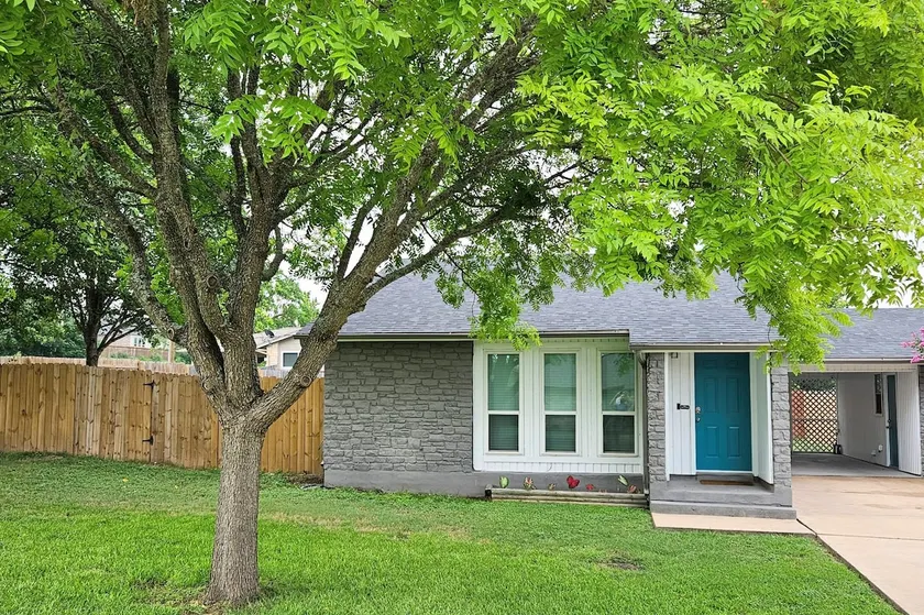 Boho Farmhouse - Deluxe Duplex near Austin - Image 1