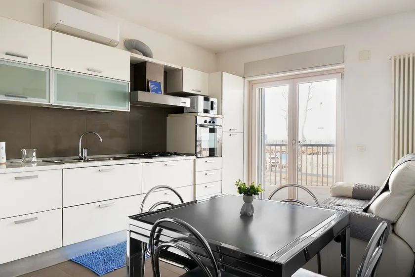 *Large Terrace with Partial Sea View* - Image 1