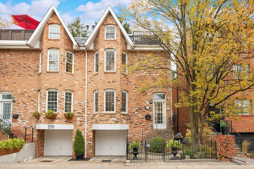 Downtown Gem! Free Park + Roof Deck + Backyard BBQ - Image 1