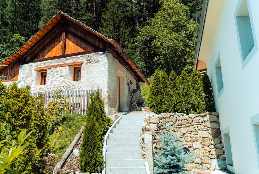 Historic Chalet Neuhaus - with open air jacuzzi & infrared sauna! - Image 1