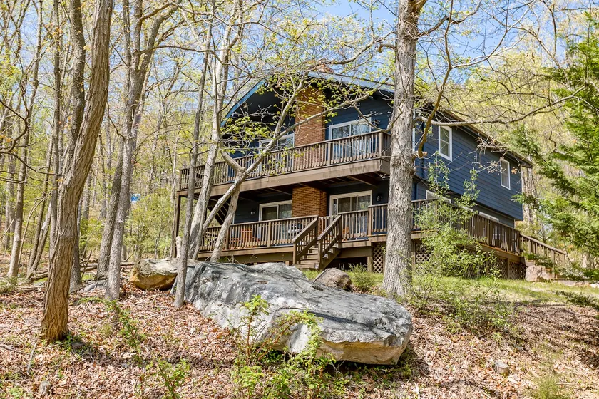 Massanutten Family Villa -3 Kings, 1 Queen / Dog Friendly / 1 Mile to the Slopes - Image 1