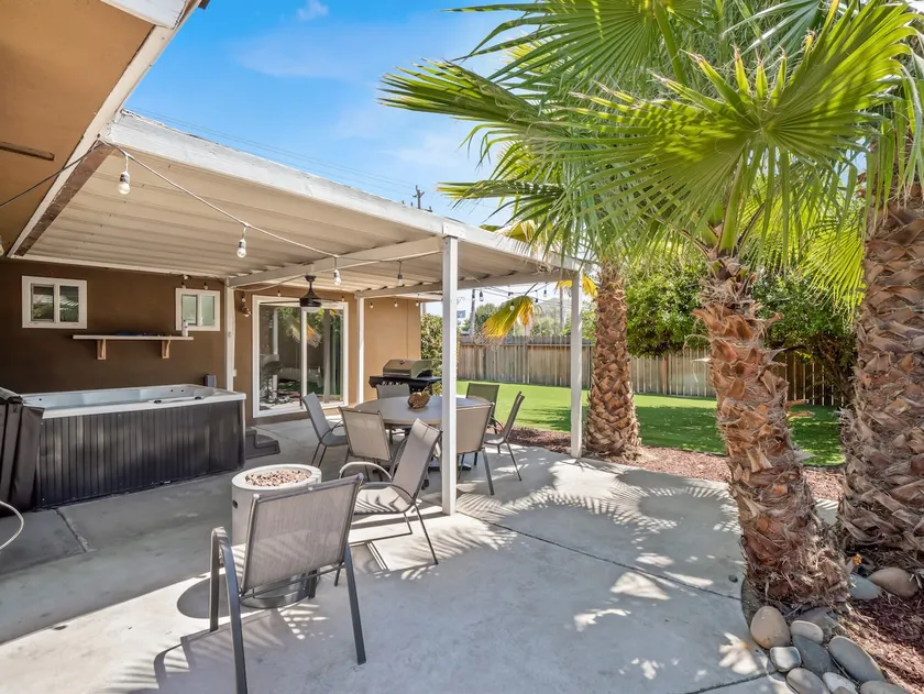 3 Bed | Hot Tub l Fire Pit | BBQ | Massage Chair - Image 1