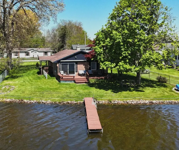 Lake front, near Jackson, Pac-man arcade game! - Image 1