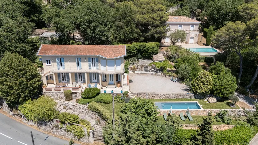 Provençal Villa Facing South with Sea View & Pool - Image 1