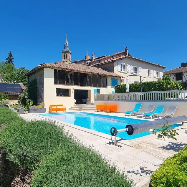 House with barn & pool overlooking the Pyrenees - Image 1