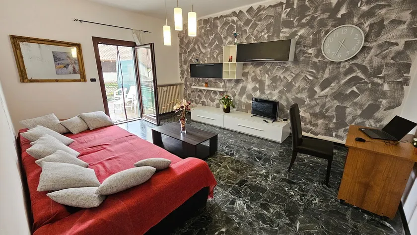 Flat in country house i - Image 1