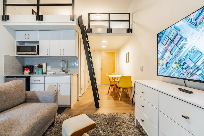 King Bed, 55” Smart TV, Workspace, First Hill - Image 1