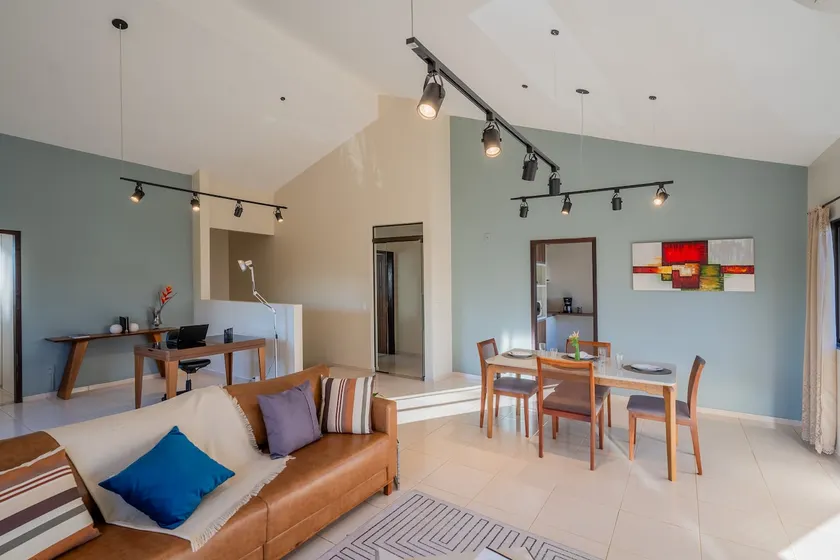 Ample 2Q | AC, Garage and WI-FI - TOP Location - Image 1