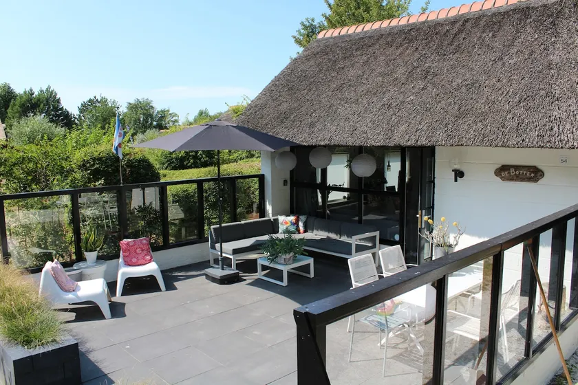 Cottage near to the beach. - Image 1