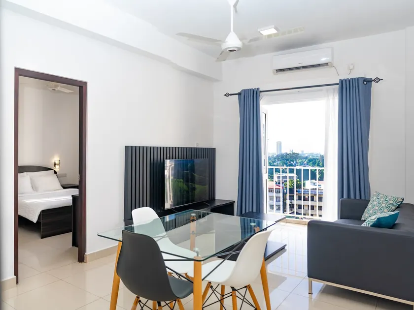 Condo in the heart of Colombo 7-8 - Image 1