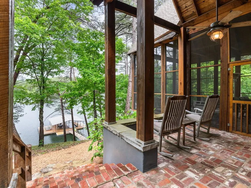 Live the Lake Life, The perfect Lakefront Getaway! - Image 1