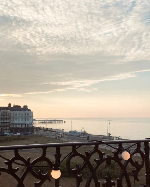 Fabulous sea views & relaxing, gorgeous interiors - Image 1