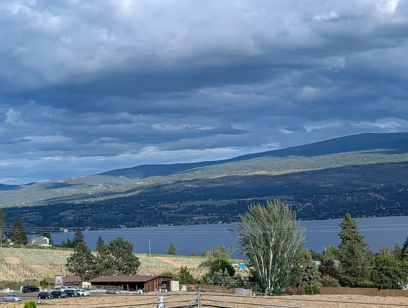 Lakeview - Winery Mountainview Beach Hiking trail - Image 1