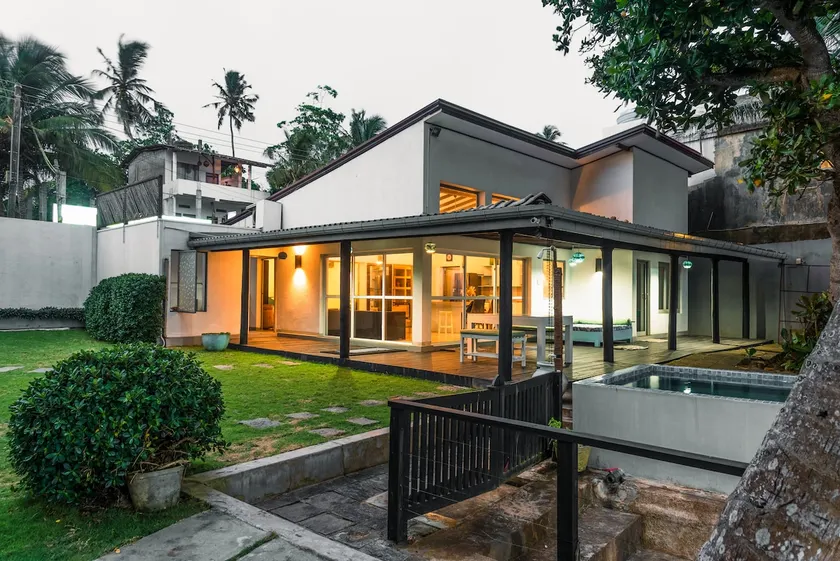 Marleys Beach House - Image 1