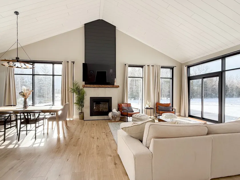 Cavendish Modern Chalet w/ Hot Tub - Seawood Haven - Image 1
