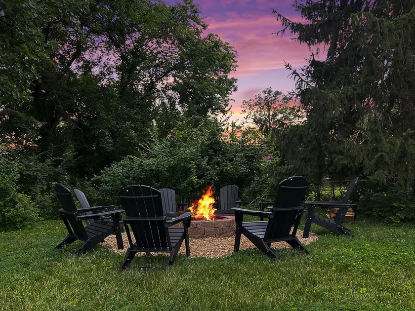Renovated Farmhouse | Fire Pit | Huge Yard | 4BR - Image 1