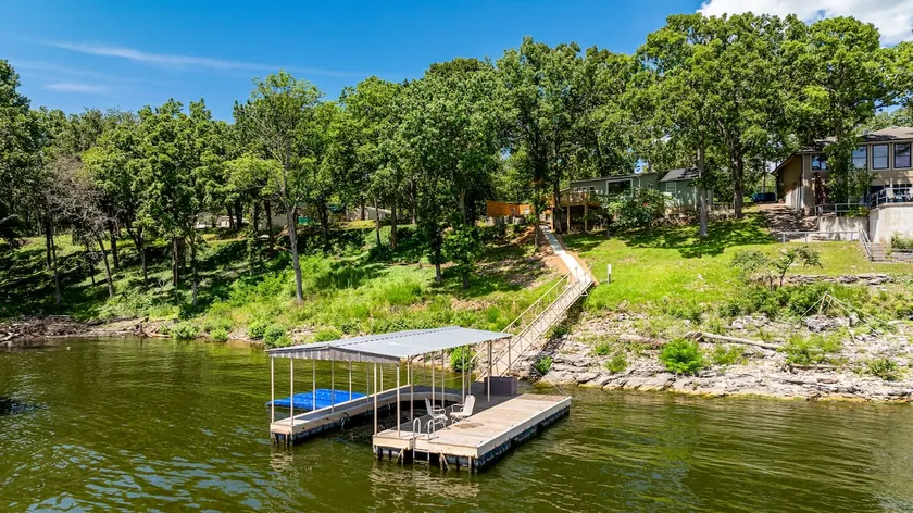 Honey Creek Lakefront Property - Image 1