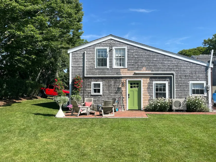 Barn Two Blocks From Town and Beach - 2 bed/bath - Image 1