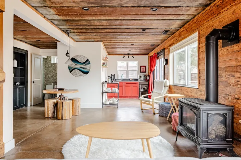 Super host new listing/ Walkout Basement Apartment - Image 1