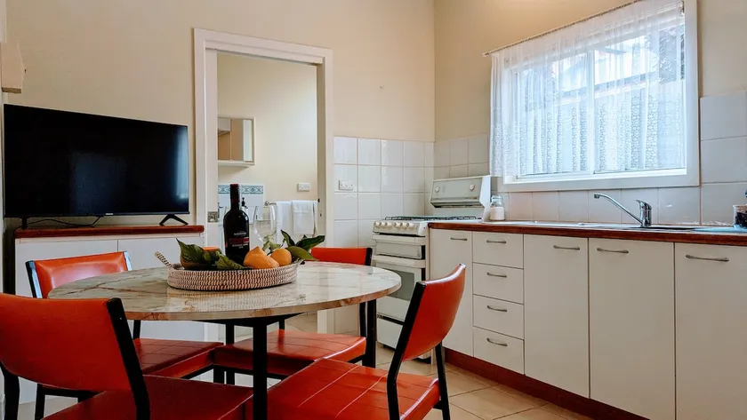 Heart of Queenscliff - charming guesthouse - Image 1