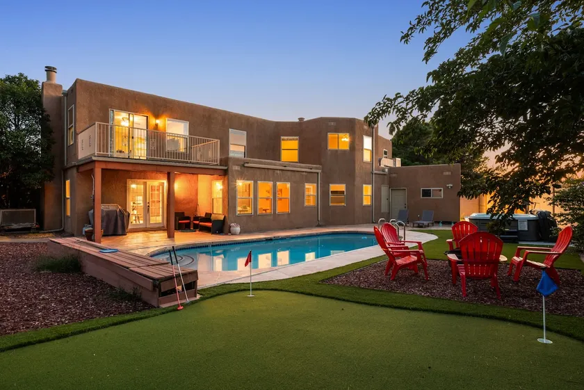 Heated Pool ALL YEAR, Hot Tub, 3700sf, Game Room - Image 1