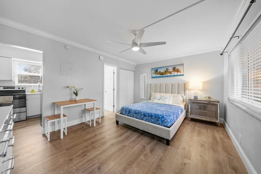Charming Studio w/ Parking • Steps from Las Olas - Image 1