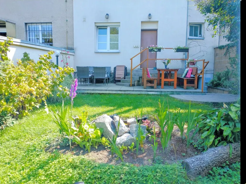 Duplex with garden - Image 1