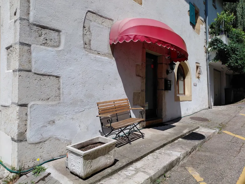 1-room apartment in Peseux. - Image 1