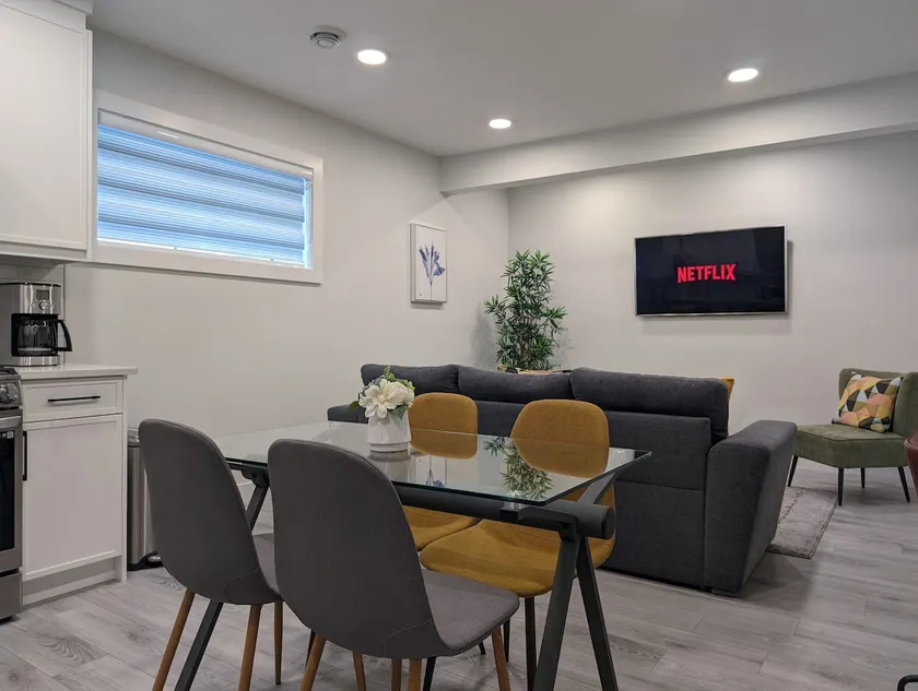 Modern 2 Bedroom Suite - 10 mins to WEM - Image 1