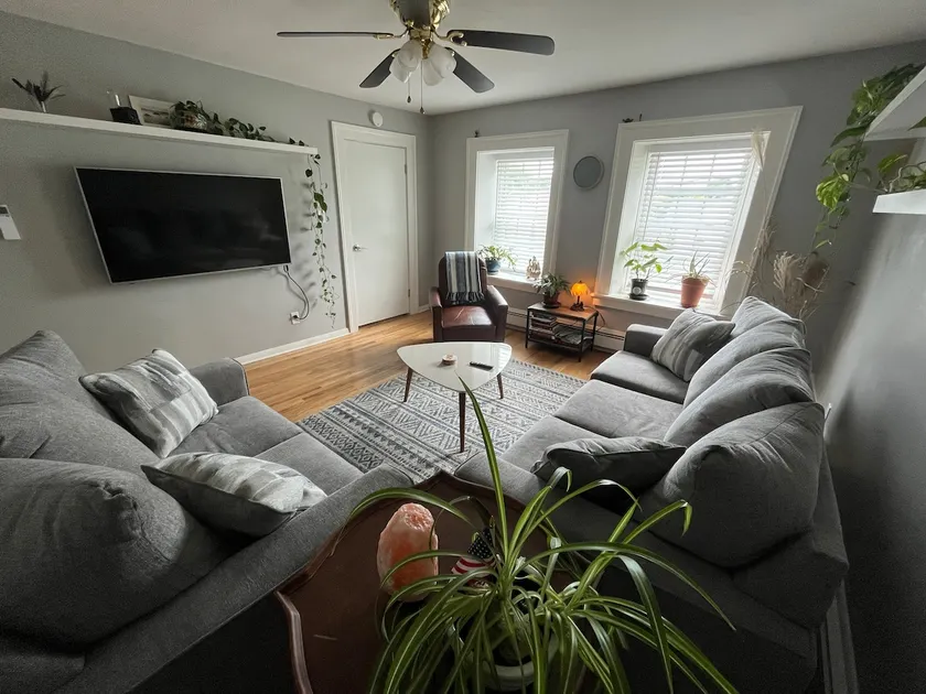 Cozy 2 Bedroom 1 Bath*Near Cedar Point & Lake Erie - Image 1