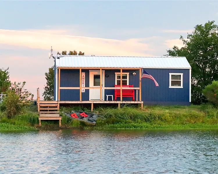 Eagle Lodge-Lakefront Fishing - Image 1