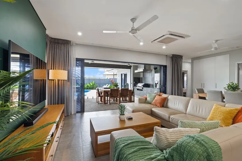 Luxury Retreat | Pool, Cinema & Alfresco Dining - Image 1