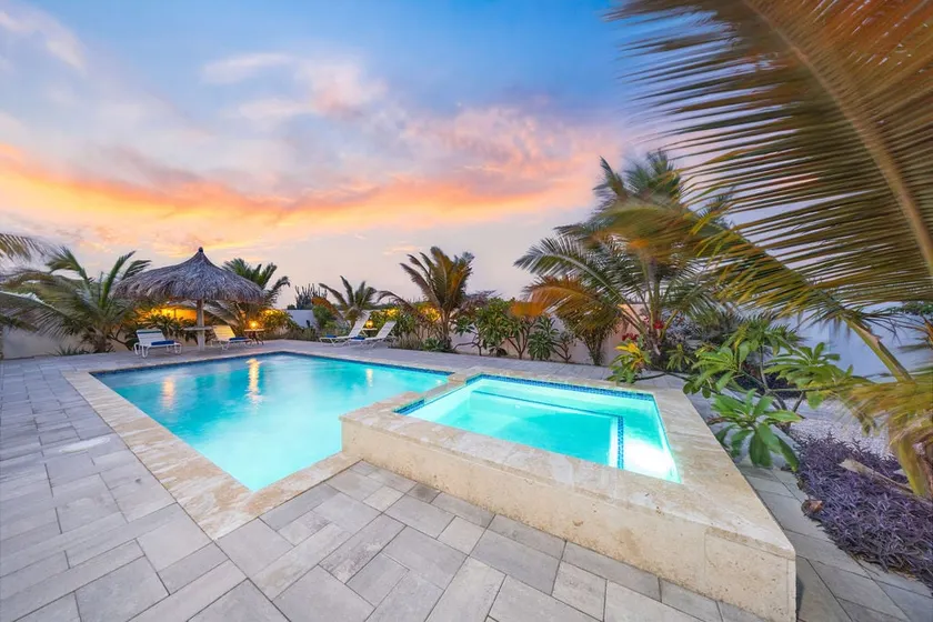 Beautiful 3br2 5BA Villa w Pool Close 2 Baby Beach - Image 1