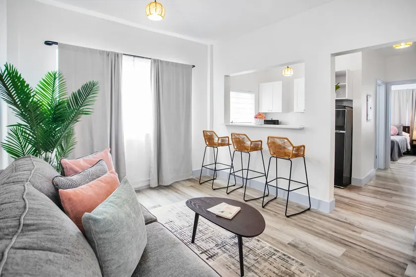 Stylish and spacious apartment near Brickell #2 - Image 1