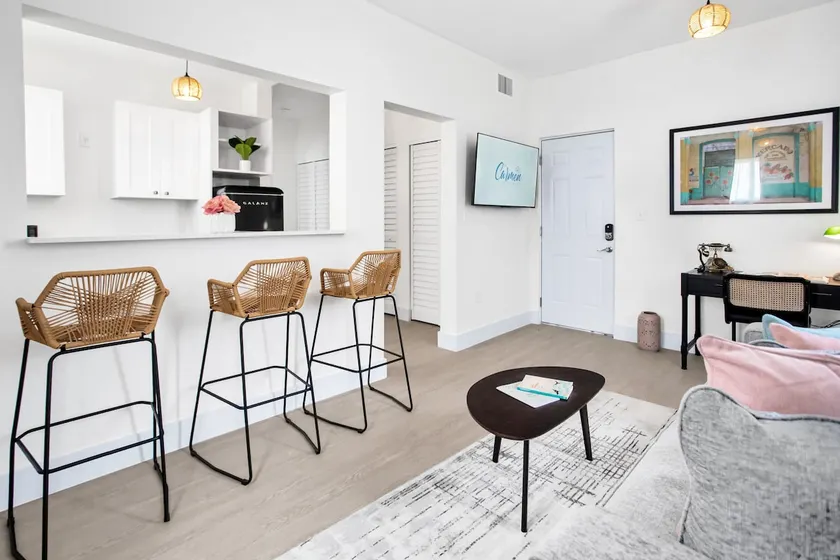 Stylish and spacious apartment near Brickell #4 - Image 1