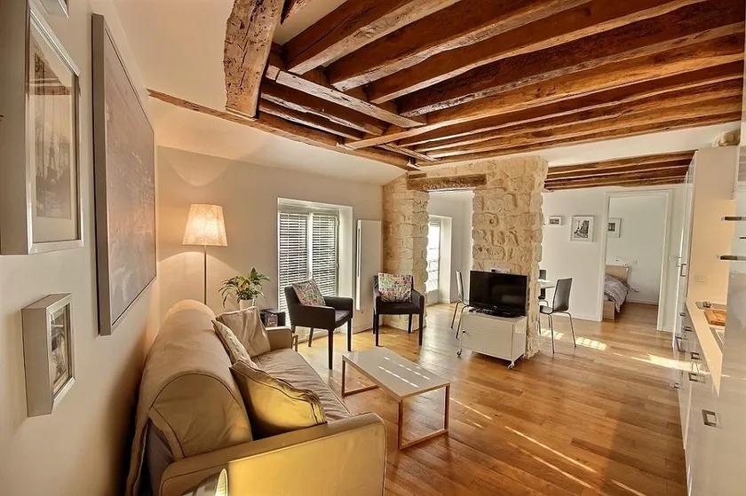 Fantastic, renovated apartment! - Image 1