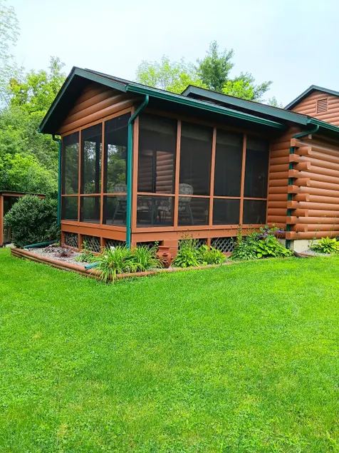 Cabin at Lake's George/Champlain - Image 1