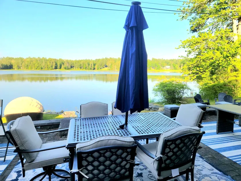 Waterfront Retreat Sleeps 12 - Image 1