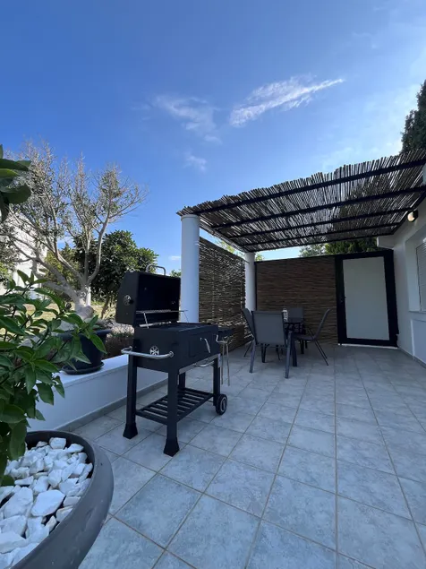 Kosaris Cottage - Image 1