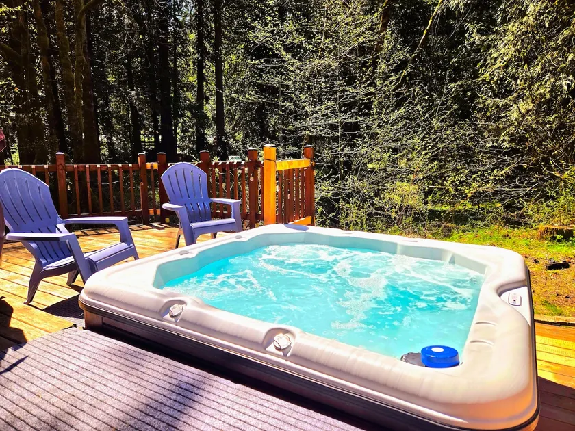 Mt. Hood Cozy Cabin Getaway! *HOT TUB/BBQ/Hiking* - Image 1