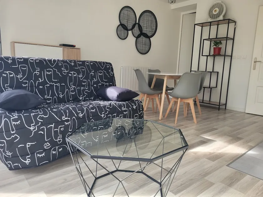 L'Esmeralda - Apt, garden, free parking, quiet. - Image 1