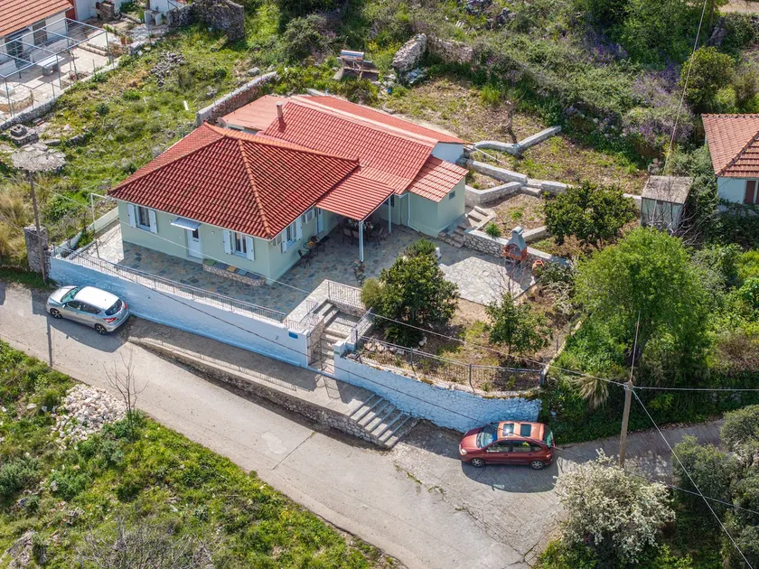 Dellaporta's Cottage - Image 1